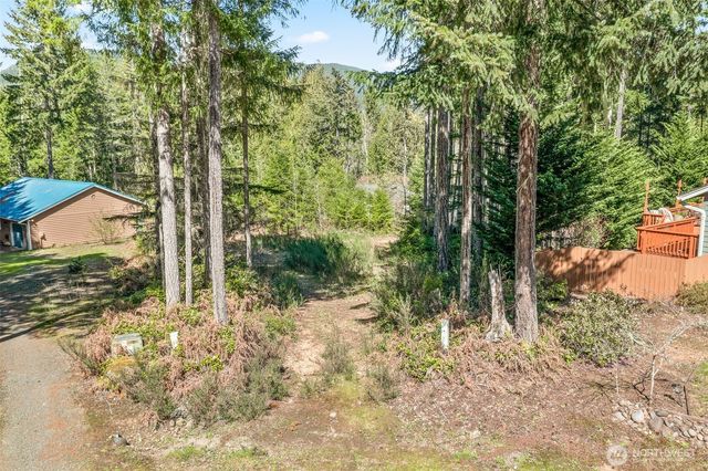 60 N Beaver Place N, Hoodsport, WA 98548