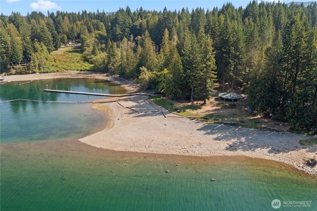 60 N Beaver Place N, Hoodsport, WA 98548