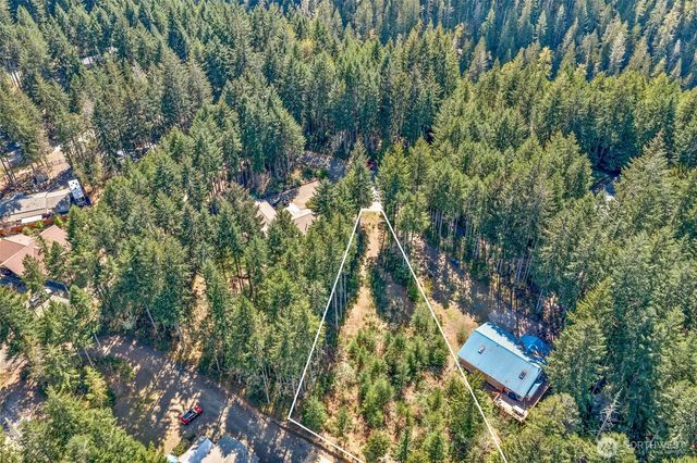 60 N Beaver Place N, Hoodsport, WA 98548