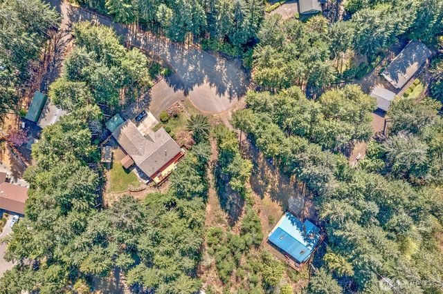60 N Beaver Place N, Hoodsport, WA 98548