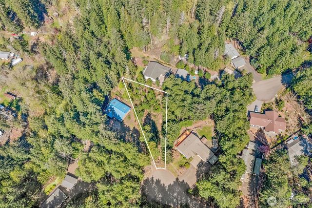 60 N Beaver Place N, Hoodsport, WA 98548