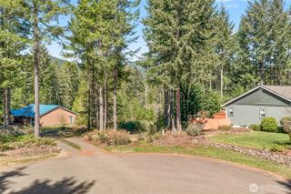 60 N Beaver Place N, Hoodsport, WA 98548