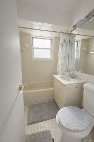 15033 Jewel Avenue 303B, Flushing, NY 11367