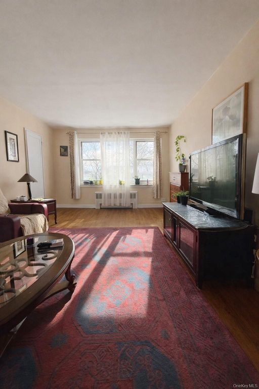 15033 Jewel Avenue 303B, Flushing, NY 11367