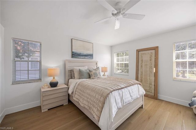 2450 Old Groves RD # 201, Naples, FL 34109