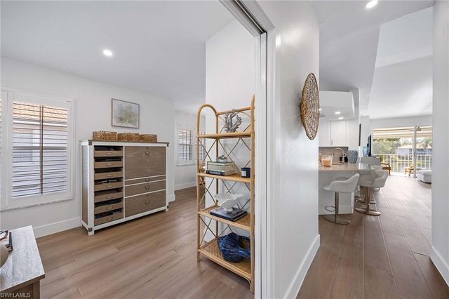 2450 Old Groves RD # 201, Naples, FL 34109