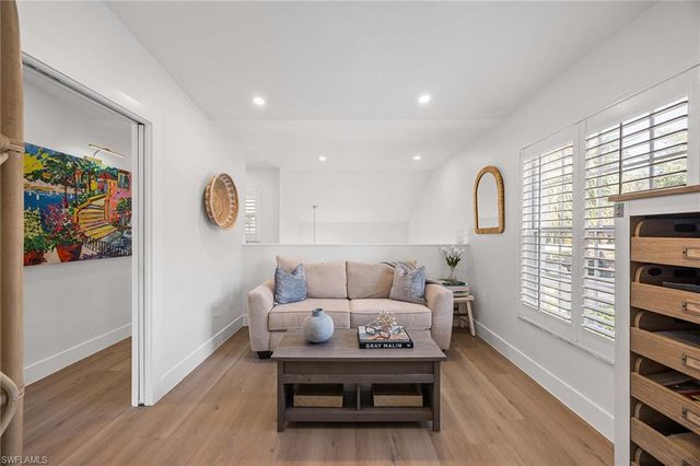 2450 Old Groves RD # 201, Naples, FL 34109