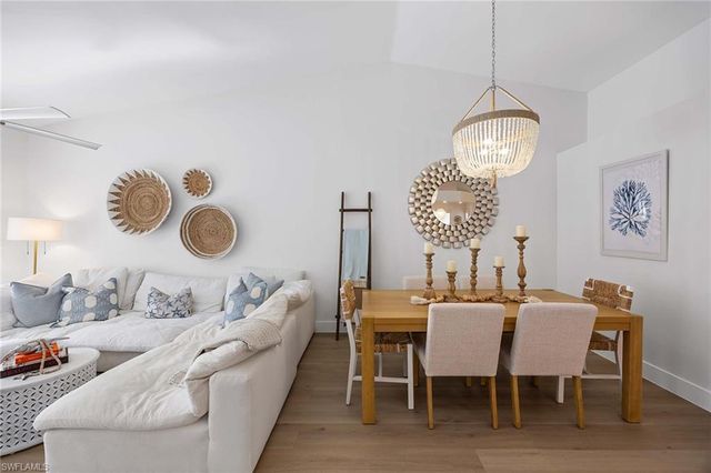 2450 Old Groves RD # 201, Naples, FL 34109