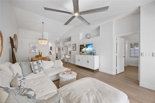 2450 Old Groves RD # 201, Naples, FL 34109