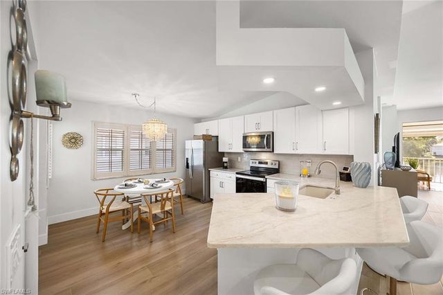 2450 Old Groves RD # 201, Naples, FL 34109