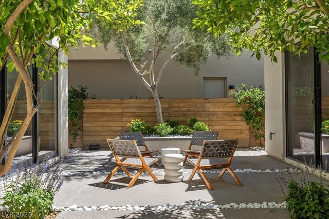 78 Pristine Glen Street, Las Vegas, NV 89135