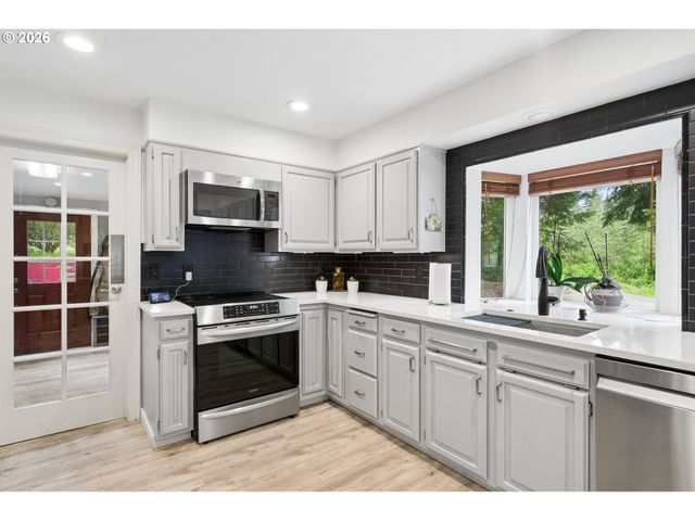 24382 S ELWOOD Rd, Colton, OR 97017