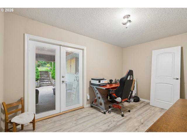 24382 S ELWOOD Rd, Colton, OR 97017