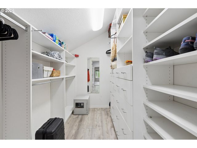 24382 S ELWOOD Rd, Colton, OR 97017