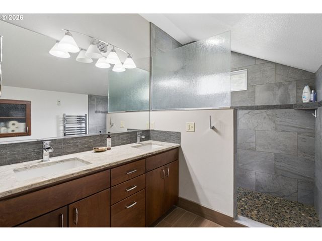 24382 S ELWOOD Rd, Colton, OR 97017