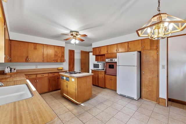609 Greenfield Avenue, Beaver Dam, WI 53916