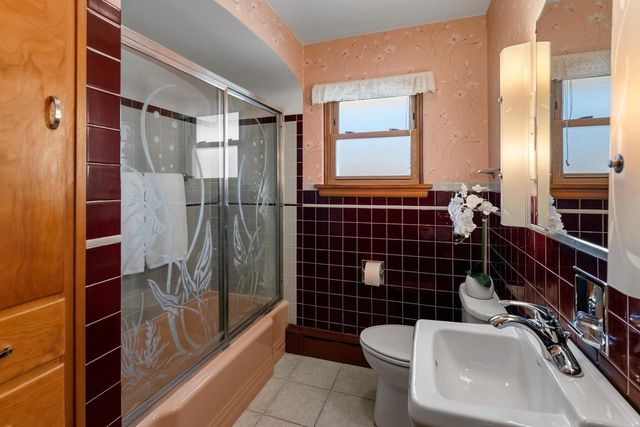 609 Greenfield Avenue, Beaver Dam, WI 53916