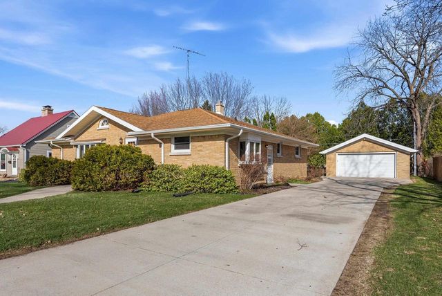 609 Greenfield Avenue, Beaver Dam, WI 53916