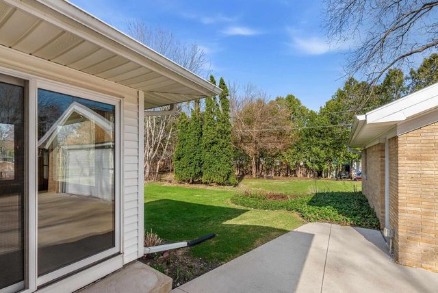 609 Greenfield Avenue, Beaver Dam, WI 53916