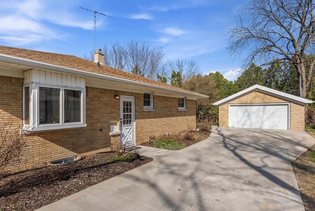 609 Greenfield Avenue, Beaver Dam, WI 53916