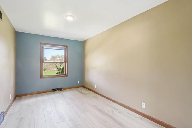 W156N10303 Pilgrim ROAD, Germantown, WI 53022