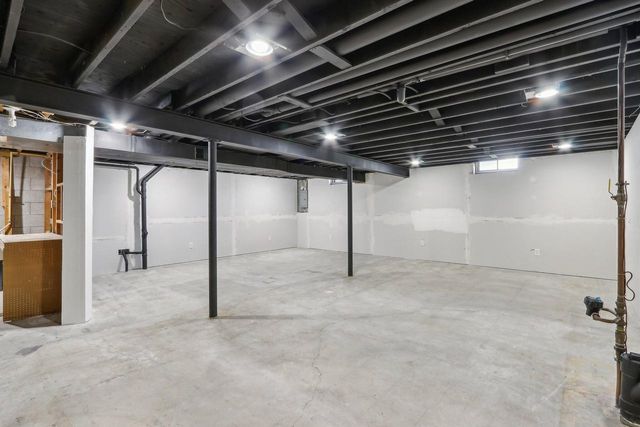 W156N10303 Pilgrim ROAD, Germantown, WI 53022