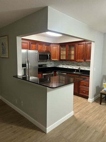 446 Brittany J, Delray Beach, FL 33446