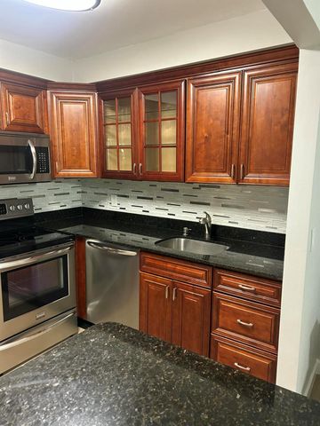 446 Brittany J, Delray Beach, FL 33446