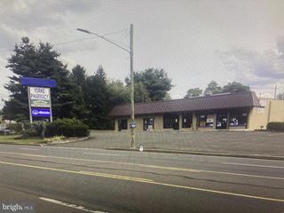 5528 NEW FALLS RD, Levittown, PA 19056