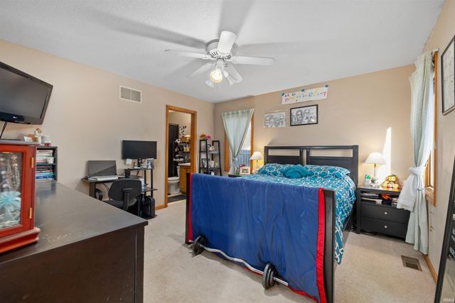 9530 Mill Ridge Run, Fort Wayne, IN 46835