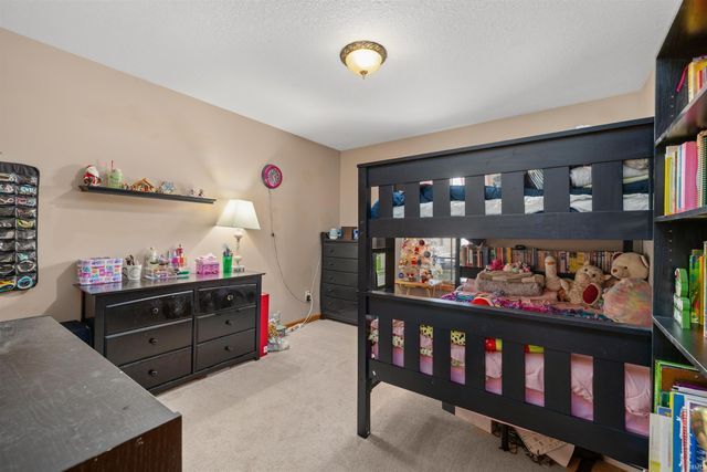 9530 Mill Ridge Run, Fort Wayne, IN 46835