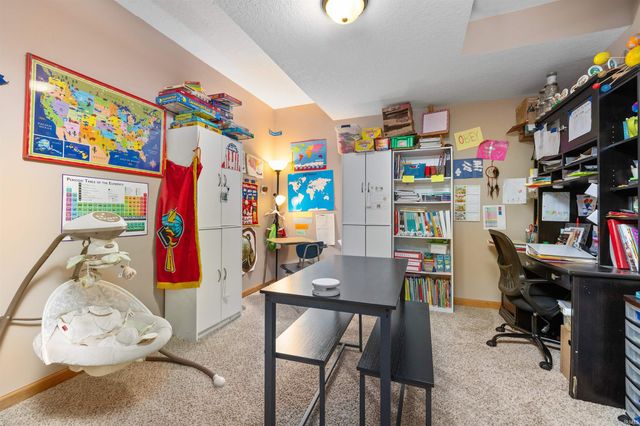 9530 Mill Ridge Run, Fort Wayne, IN 46835