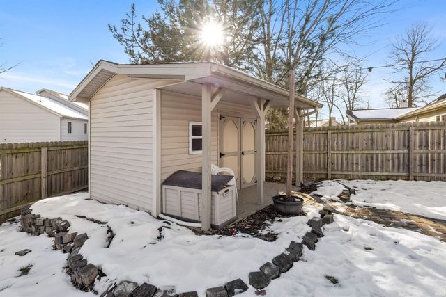 9530 Mill Ridge Run, Fort Wayne, IN 46835