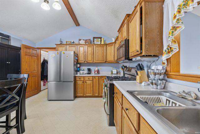 9530 Mill Ridge Run, Fort Wayne, IN 46835