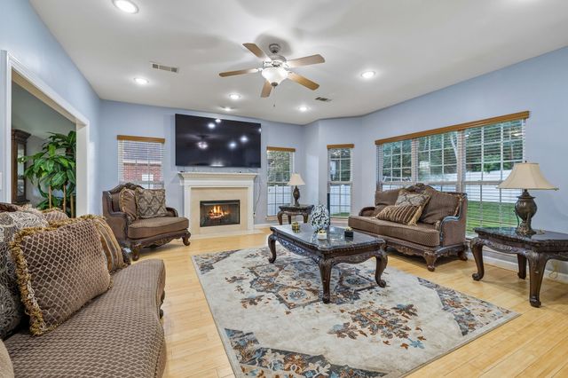 2133 Christina Ct, Hermitage, TN 37076