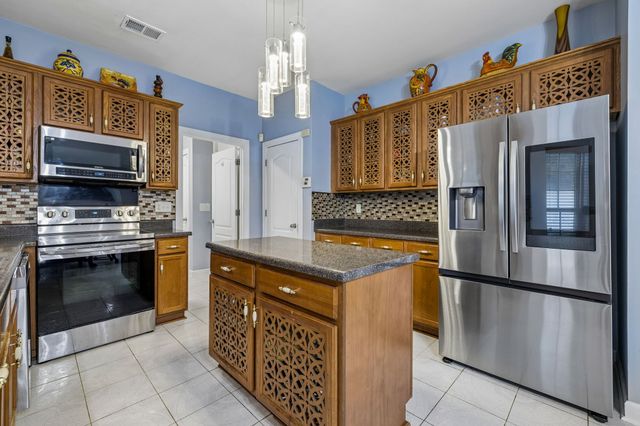 2133 Christina Ct, Hermitage, TN 37076