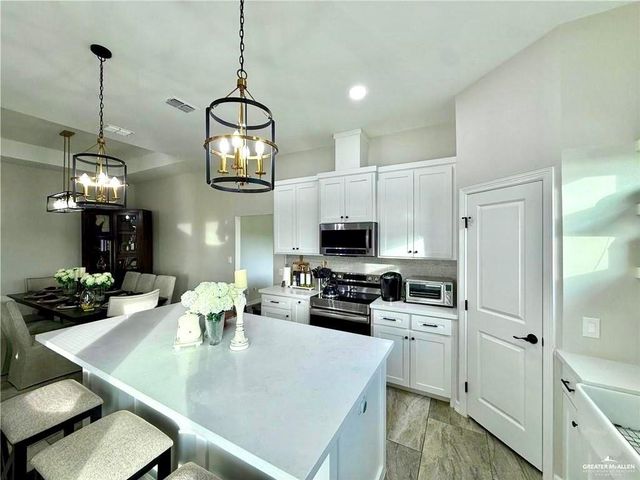 2501 S Cartier Drive, Edinburg, TX 78542