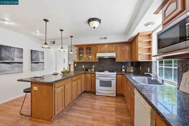 1711 WILLOW STREET, Alameda, CA 94501
