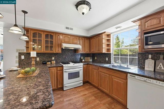 1711 WILLOW STREET, Alameda, CA 94501