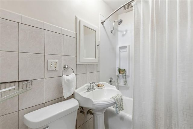 401-403 E 63rd Terrace, Kansas City, MO 64110