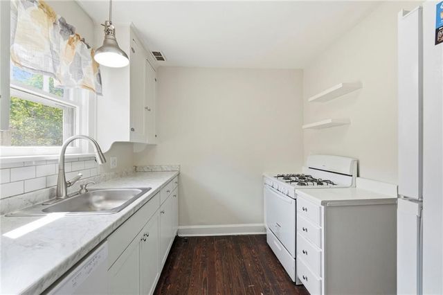 401-403 E 63rd Terrace, Kansas City, MO 64110