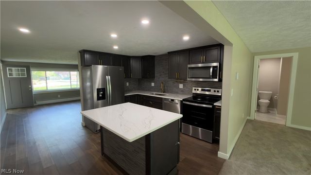 8796 Evergreen Drive, Mentor, OH 44060