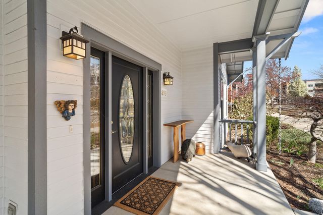 893 Plum Ridge Drive, Ashland, OR 97520