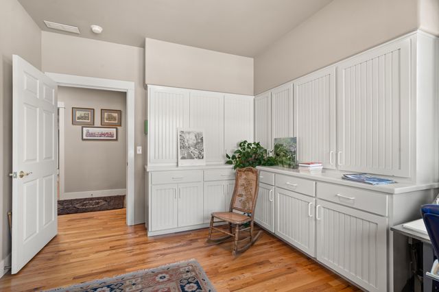 893 Plum Ridge Drive, Ashland, OR 97520