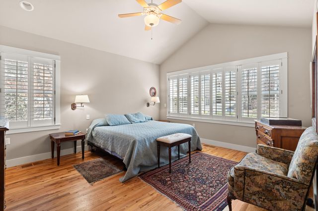 893 Plum Ridge Drive, Ashland, OR 97520