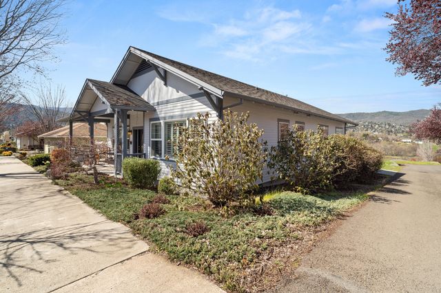 893 Plum Ridge Drive, Ashland, OR 97520