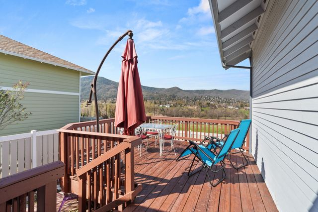 893 Plum Ridge Drive, Ashland, OR 97520