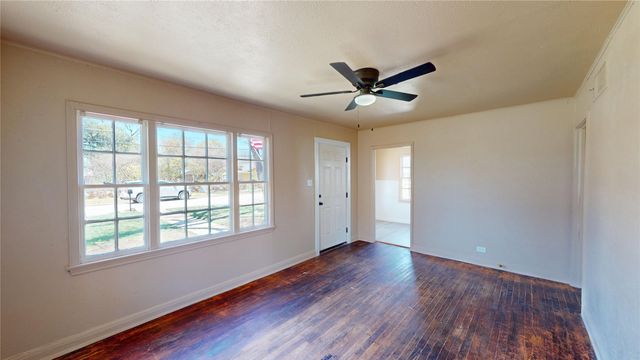 1202 N Grant, Brady, TX 76825