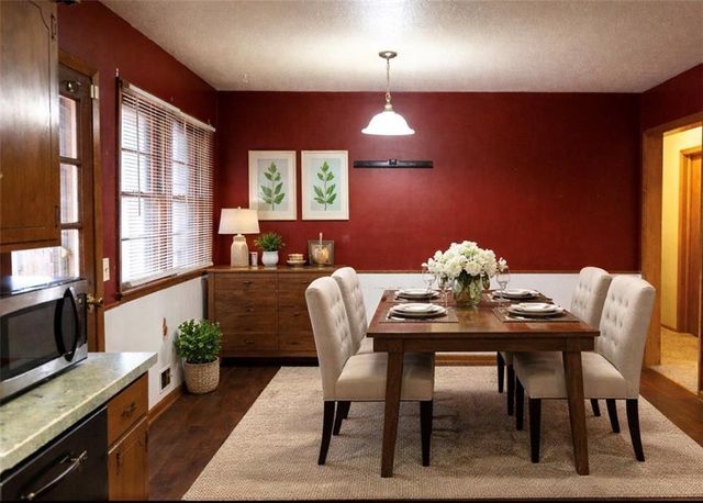 907 S Jones Road, Independence, MO 64056