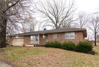 907 S Jones Road, Independence, MO 64056